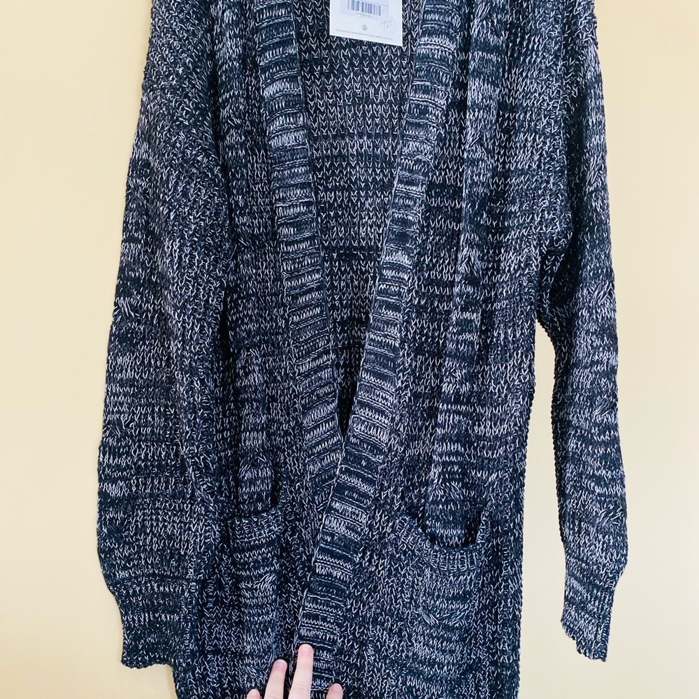 Women’s L Agnes and Dora black cardigan